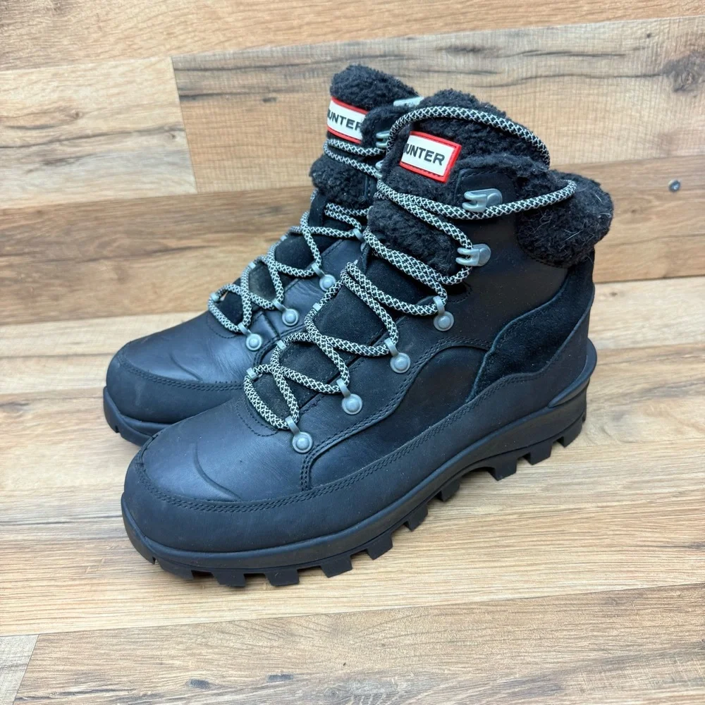 Hunter Black women size 7 Rain & Snow Boots